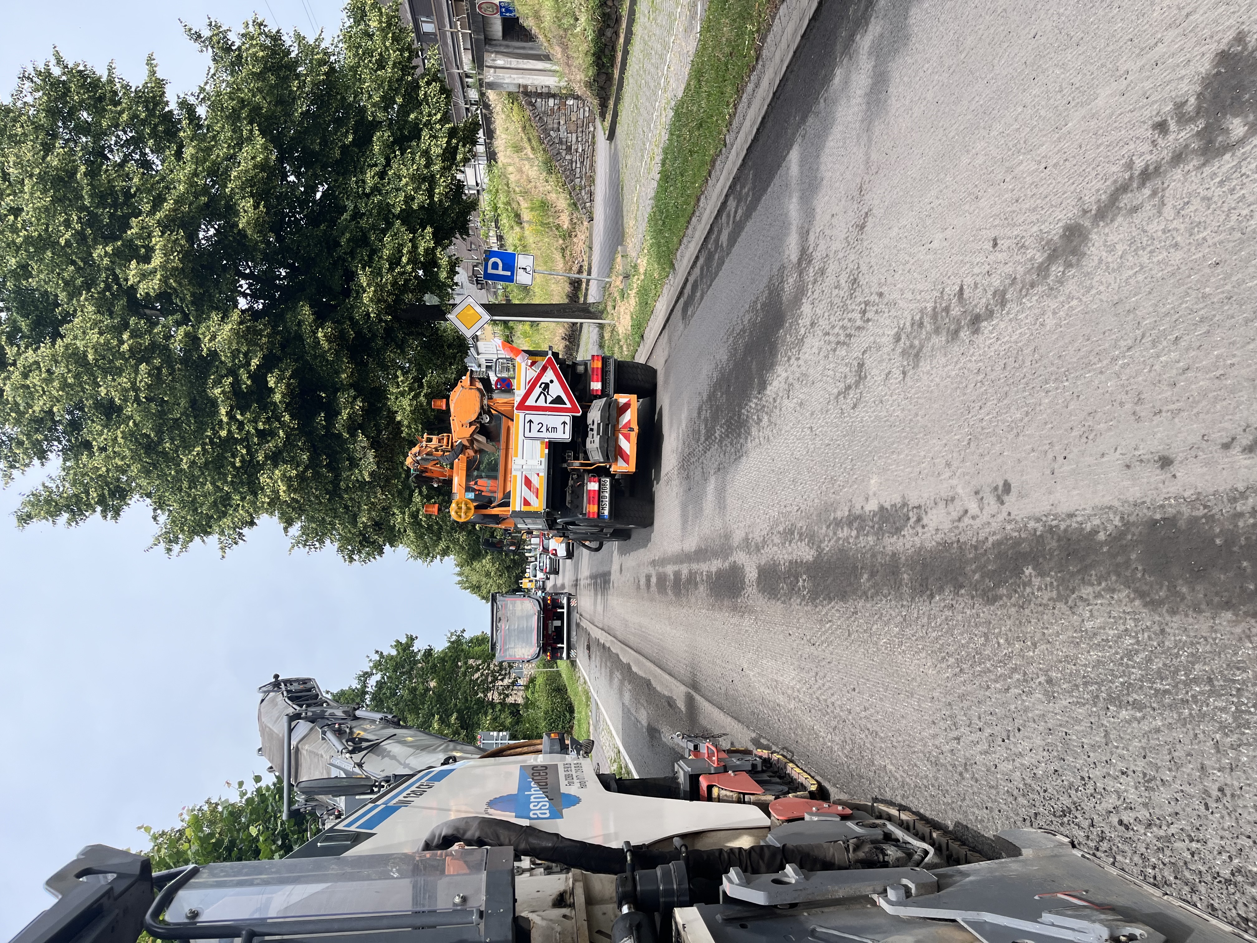 Deckensanierung B42 Braubach Asphaltfräsen W120 CFI Asphatec