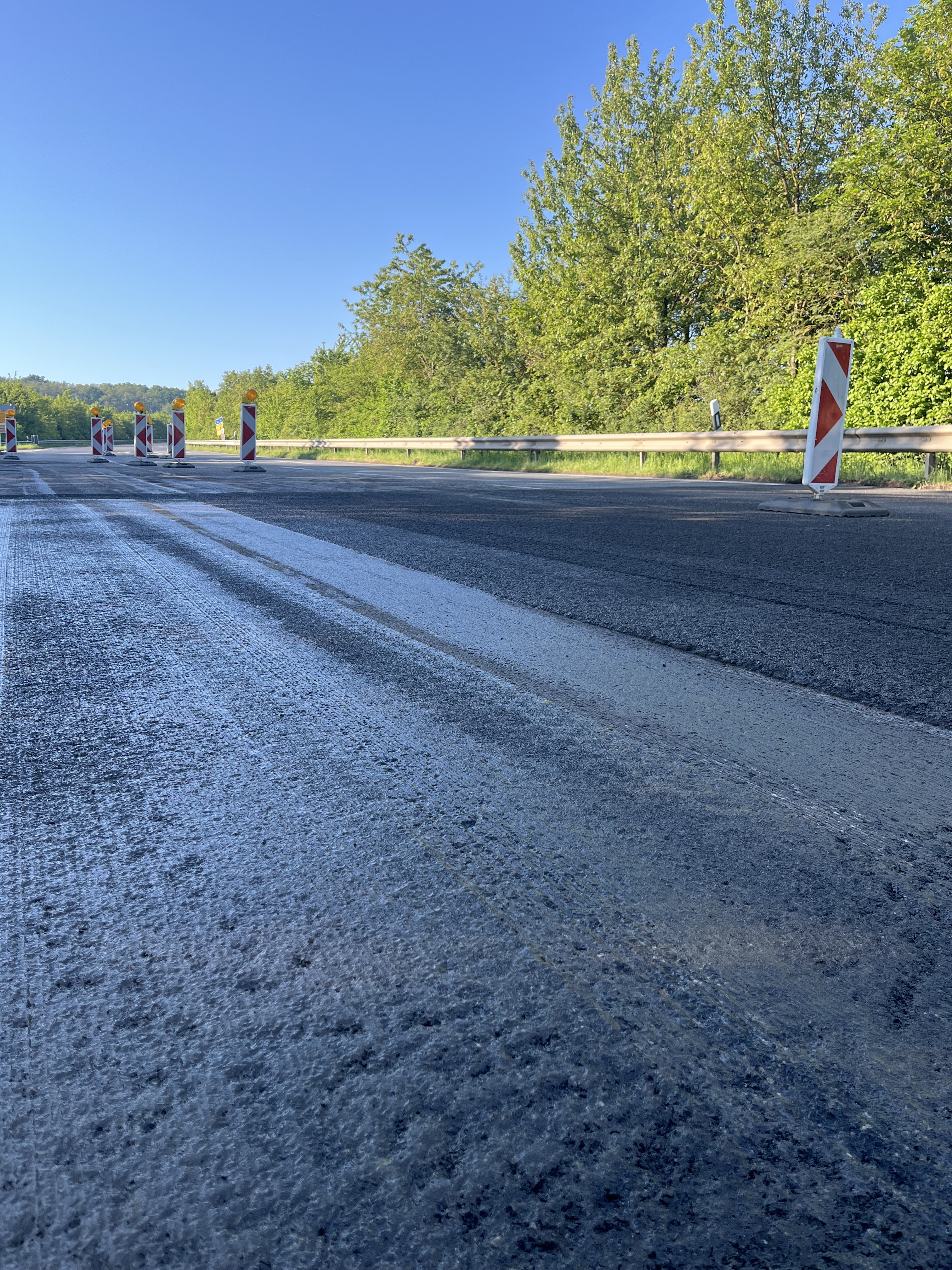 Feinfräsung Griffigkeit Straße – asphatec Kaupat GmbH Westerwald