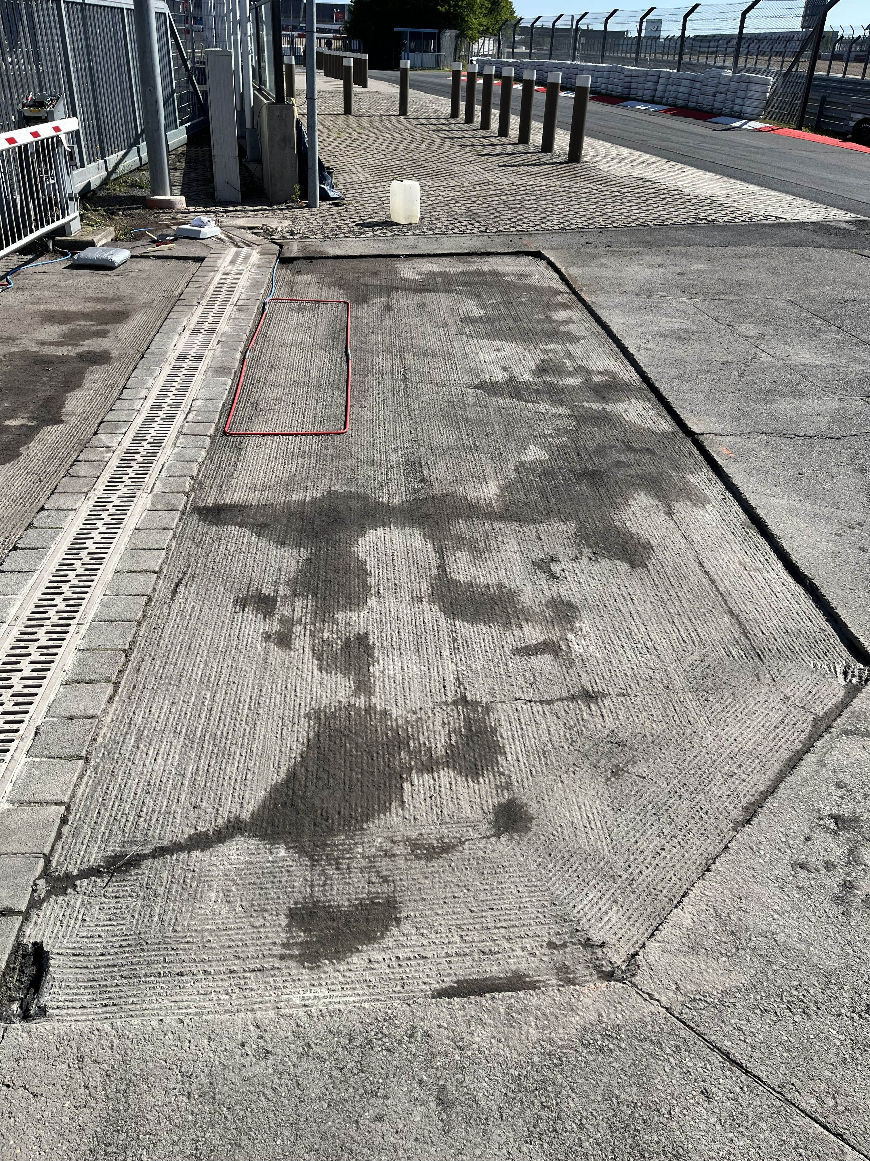 Asphaltfräsen Nürburgring Boxengasse W50 RI Kleinflächenfräsung – asphatec