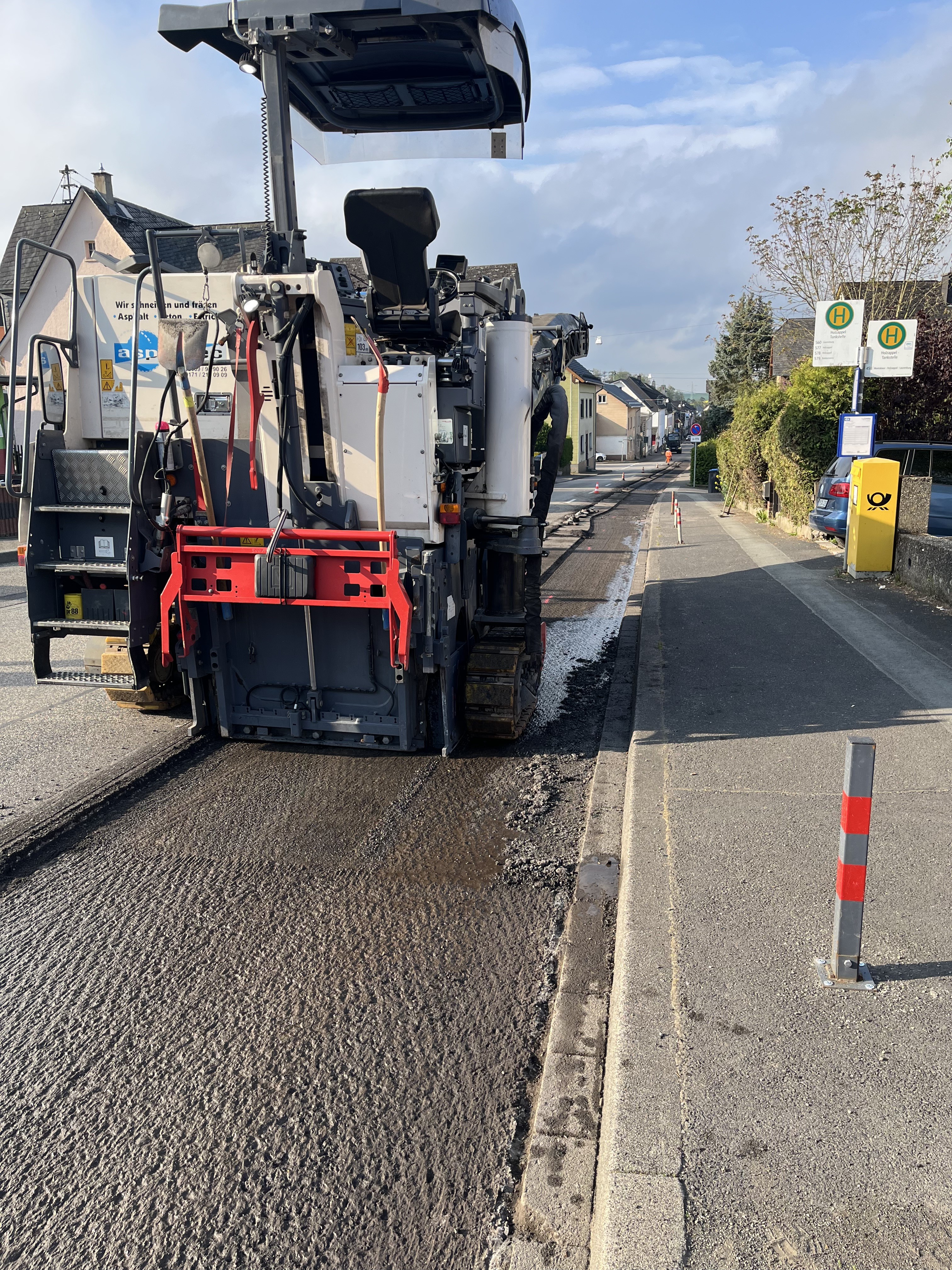Standard Asphaltfräsung Straße – asphatec Kaupat GmbH Neuwied